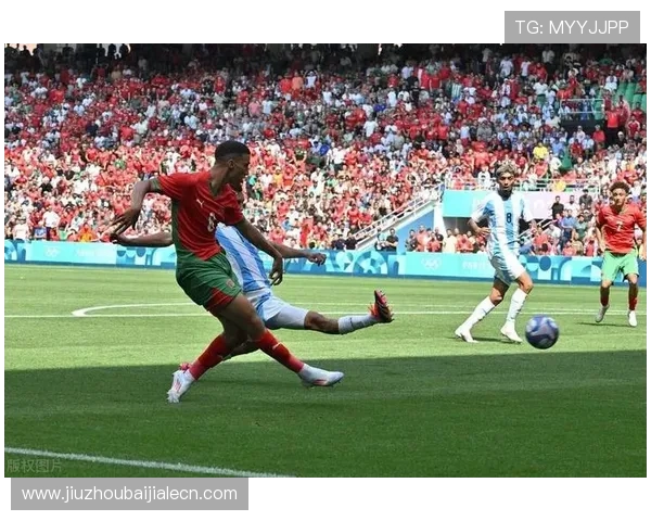 专业真人视讯足球官网平台为广大足球爱好者打造沉浸式的比赛观看体验支持多种设备随时随地在线观看足球赛事